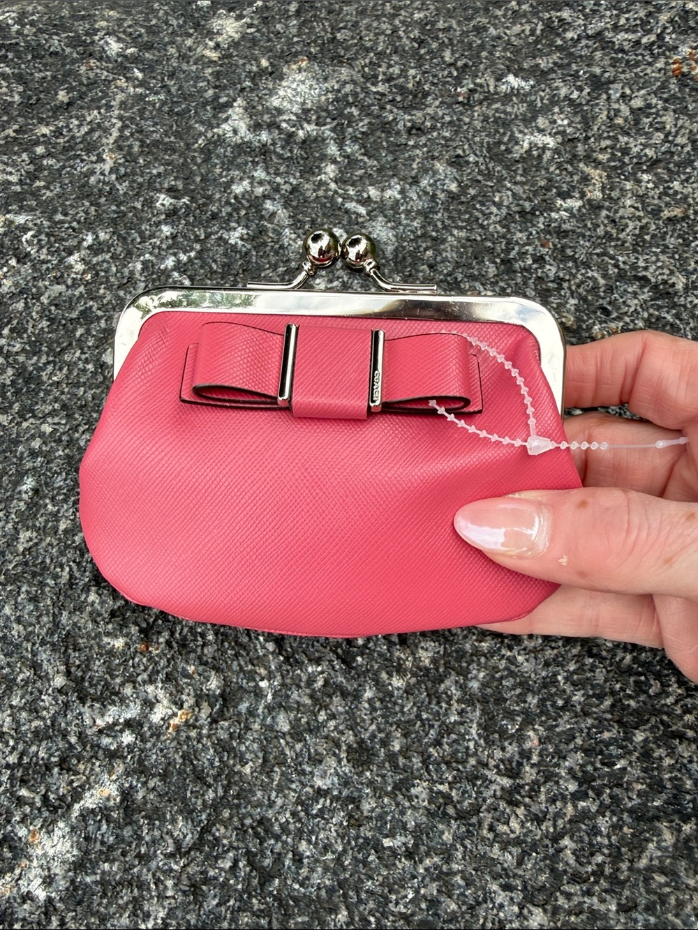 Coach Coral Pink Bow 🎀 Frame Mini Clutch Kiss-lock - Picture 4 of 8